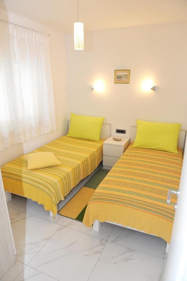 Ondina Apartments Pula Extérieur photo