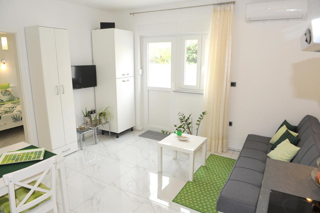 Ondina Apartments Pula Extérieur photo
