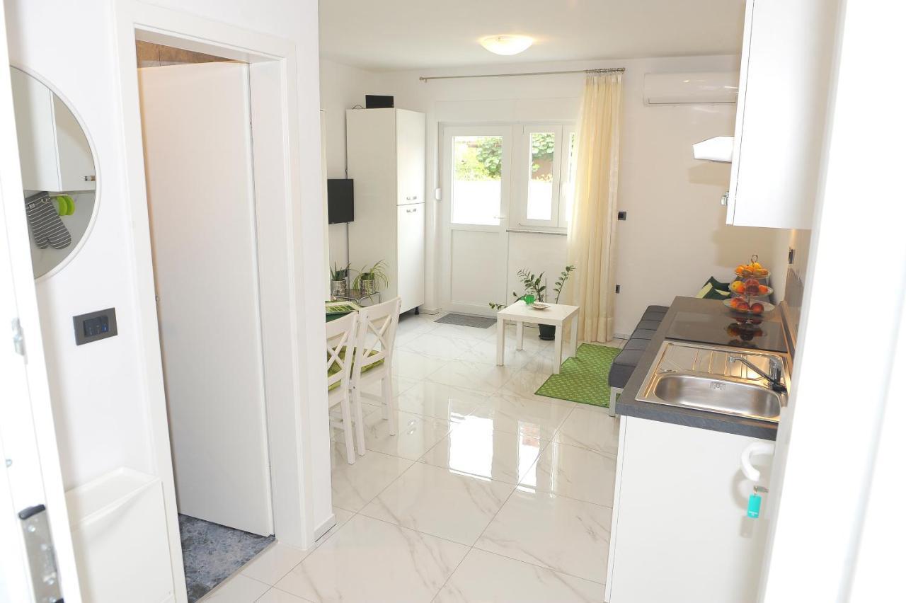 Ondina Apartments Pula Extérieur photo