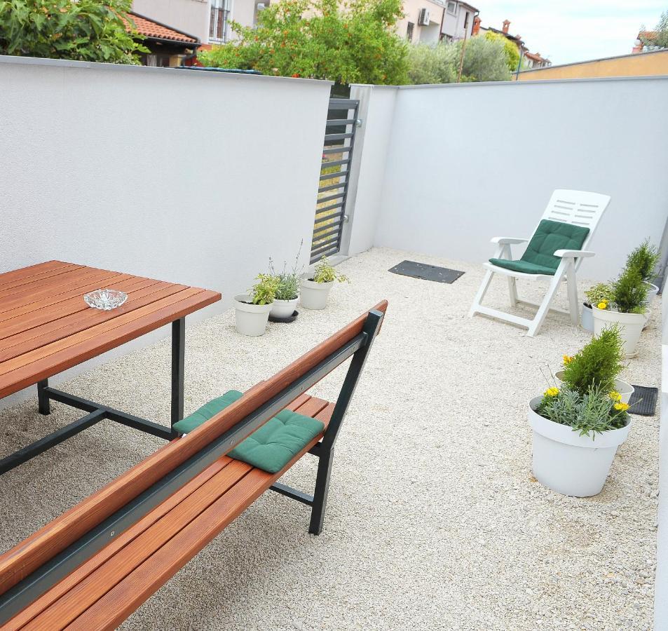 Ondina Apartments Pula Extérieur photo