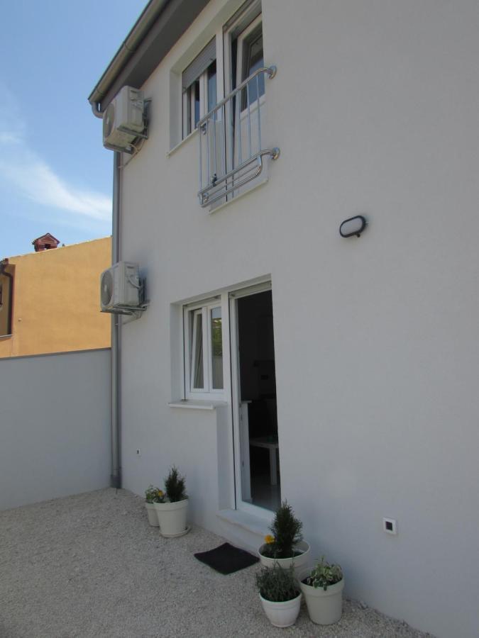 Ondina Apartments Pula Extérieur photo