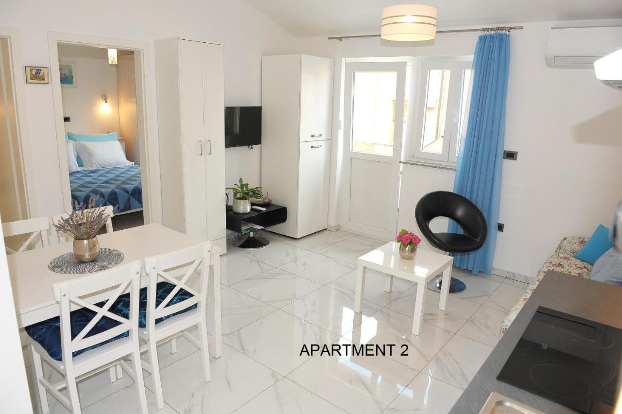 Ondina Apartments Pula Extérieur photo