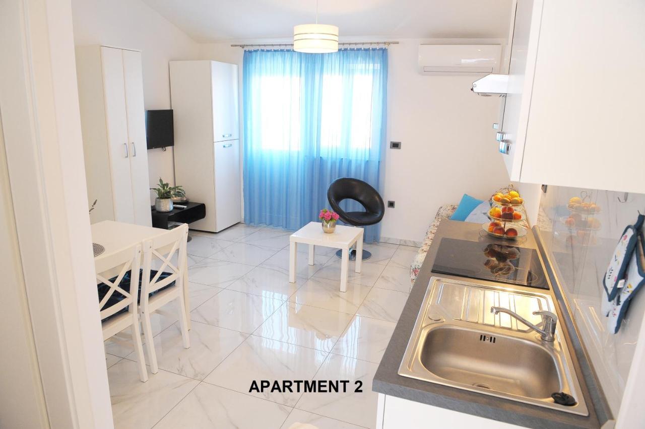 Ondina Apartments Pula Extérieur photo