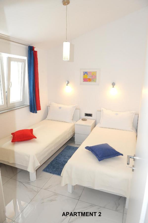 Ondina Apartments Pula Extérieur photo